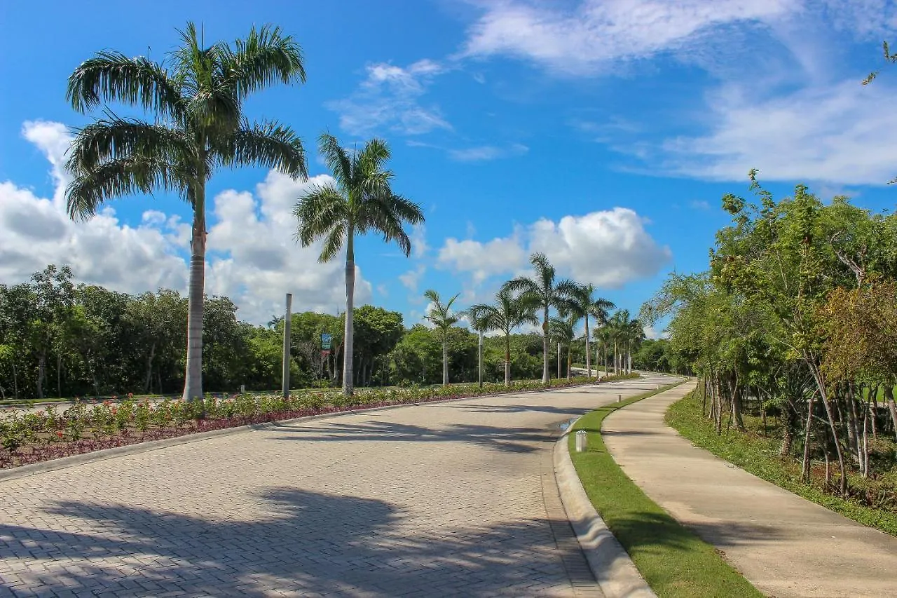 Stylish 2Br Apartment Charming Private Balcony With Pool View In Gated Community Akumal
